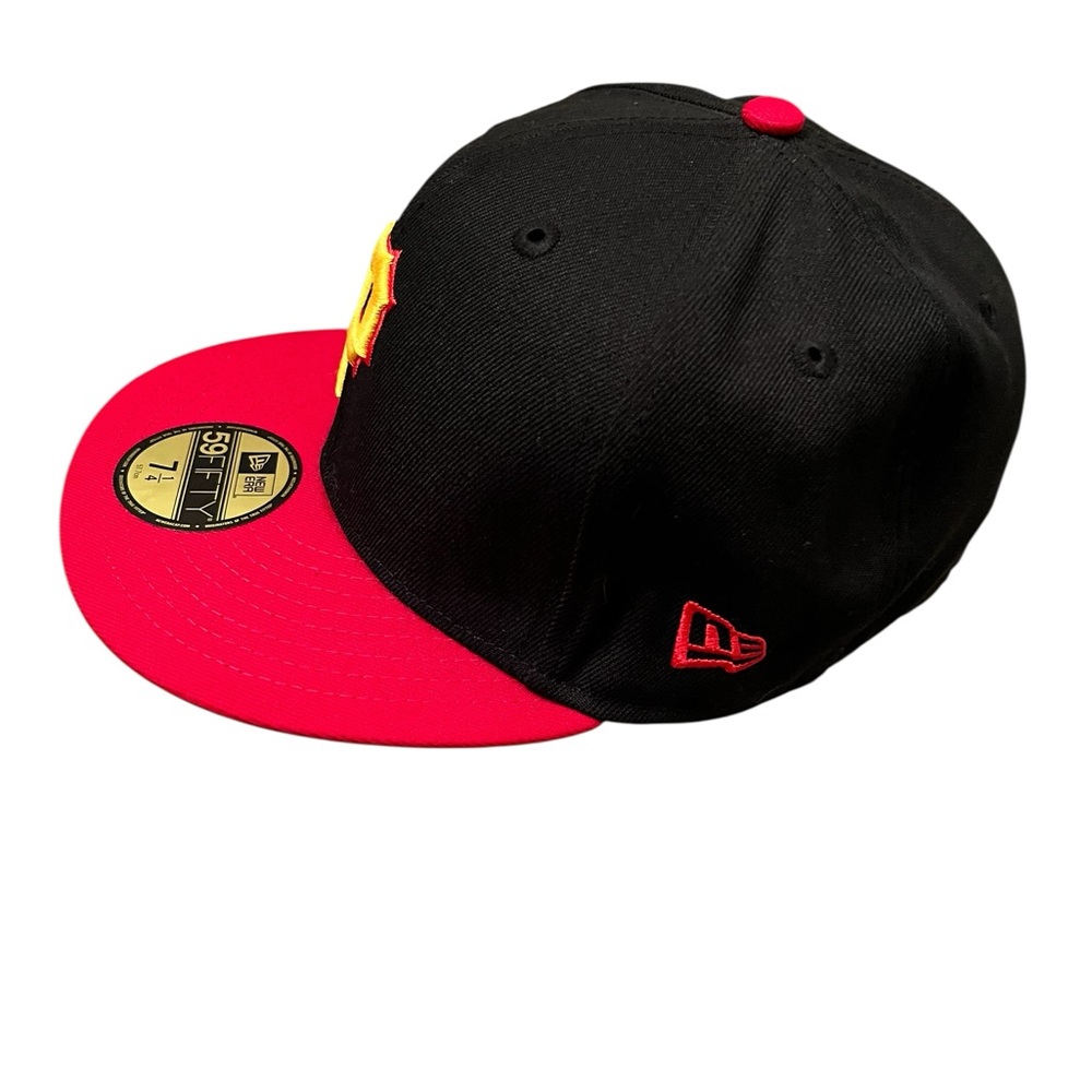 New Era Black and Red Cap with Gold Emblem - Picture 2 of 6